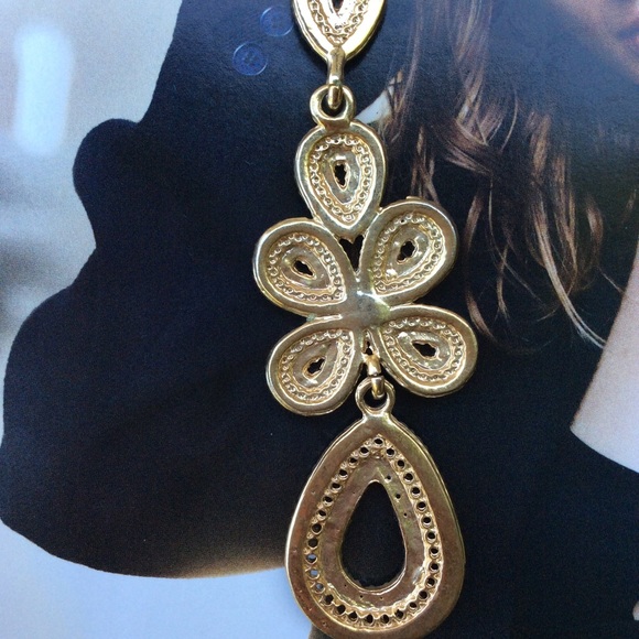 Black gold rhinestone fancy dangle post earrings - Picture 4 of 4